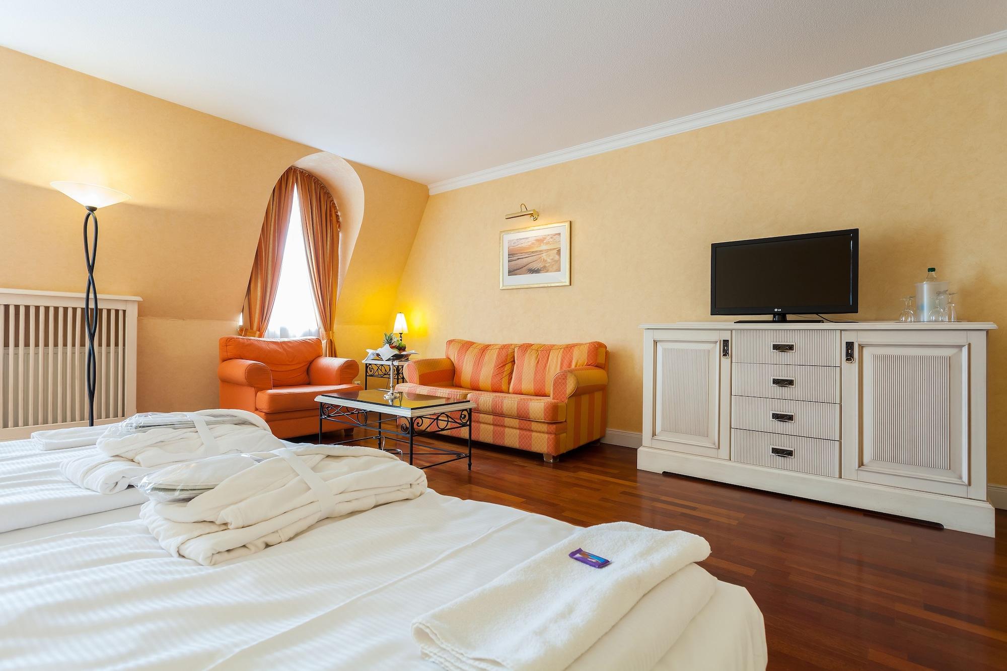 Hotel IV Jahreszeiten Кюлунгсборн Экстерьер фото