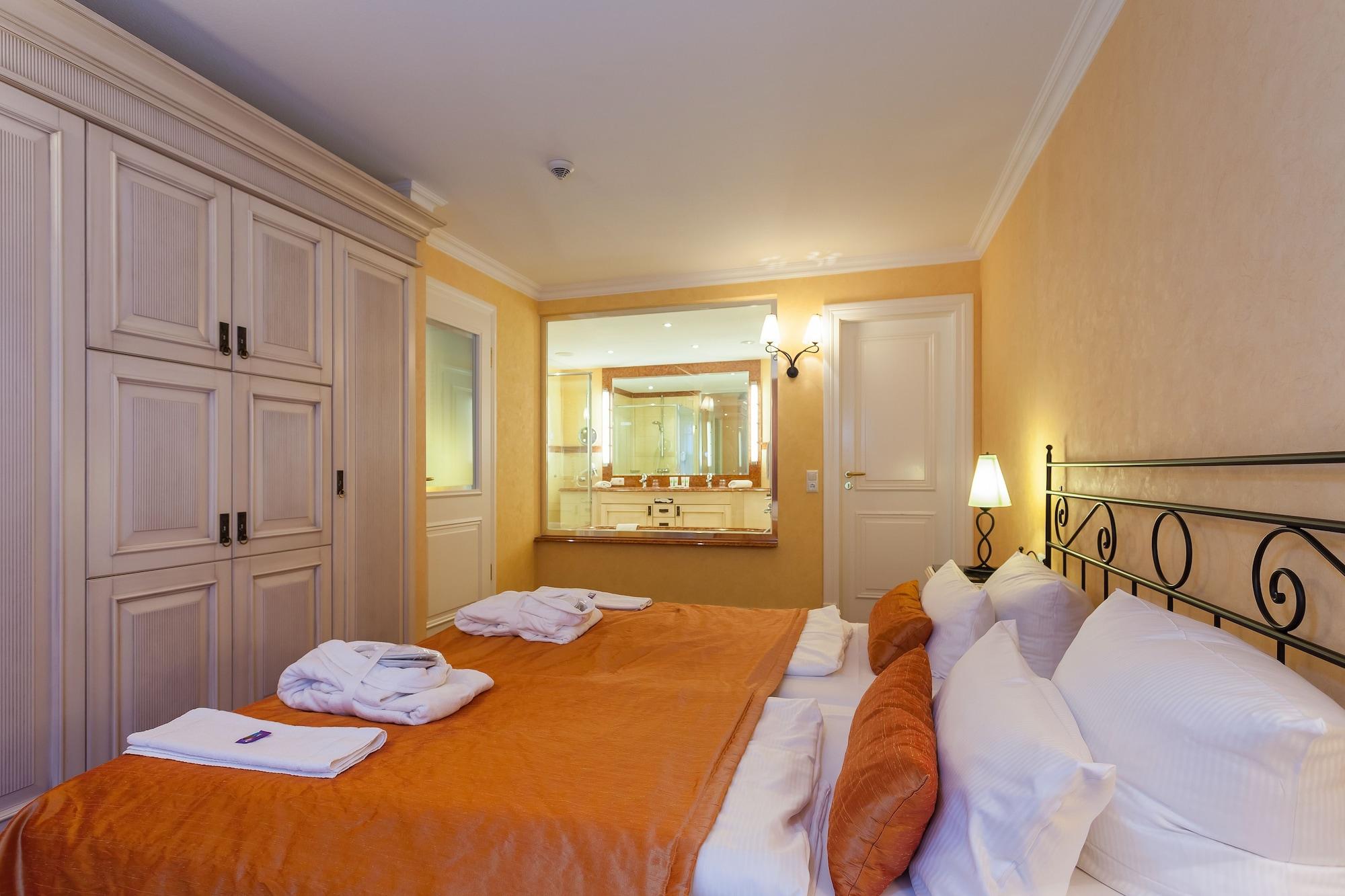 Hotel IV Jahreszeiten Кюлунгсборн Экстерьер фото