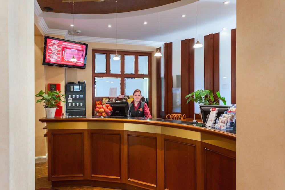 Hotel IV Jahreszeiten Кюлунгсборн Экстерьер фото