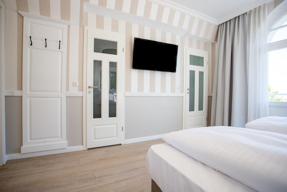 Hotel IV Jahreszeiten Кюлунгсборн Экстерьер фото