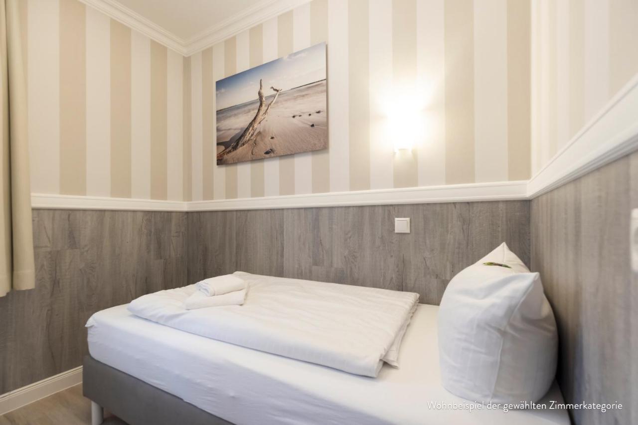 Hotel IV Jahreszeiten Кюлунгсборн Экстерьер фото