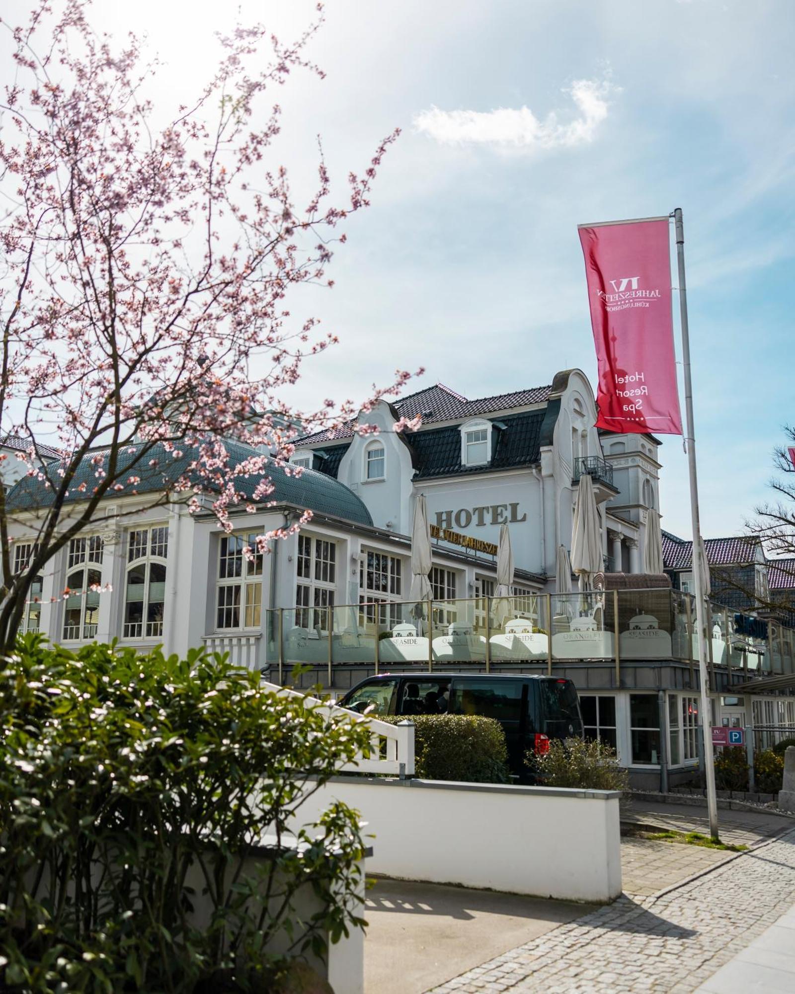 Hotel IV Jahreszeiten Кюлунгсборн Экстерьер фото