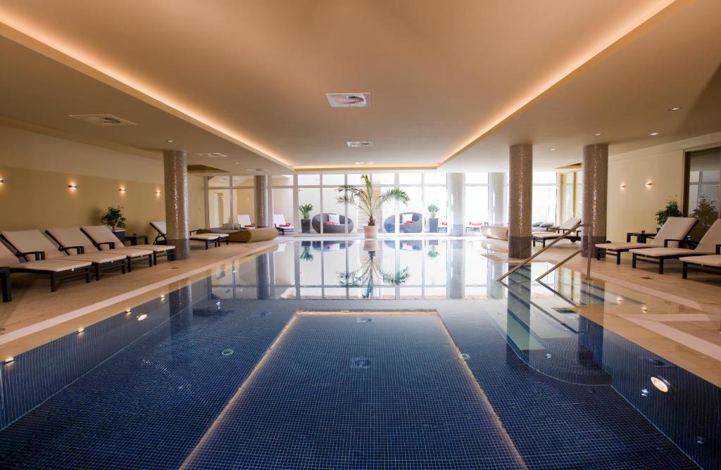 Hotel IV Jahreszeiten Кюлунгсборн Экстерьер фото