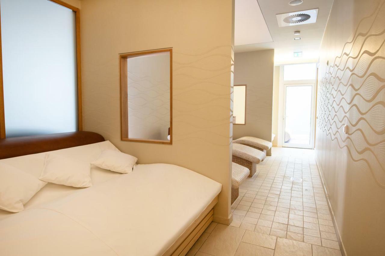 Hotel IV Jahreszeiten Кюлунгсборн Экстерьер фото